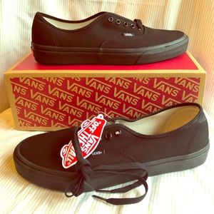 Vans Authenic All Black Sneaker